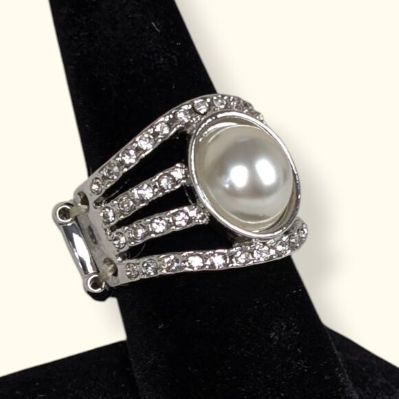 (2/$20) Faux Pearl Rhinestone Stretch Ring - Picture 2 of 6